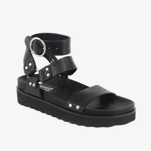 Caverly Burt black leather platform sandals - Picture 1 of 6